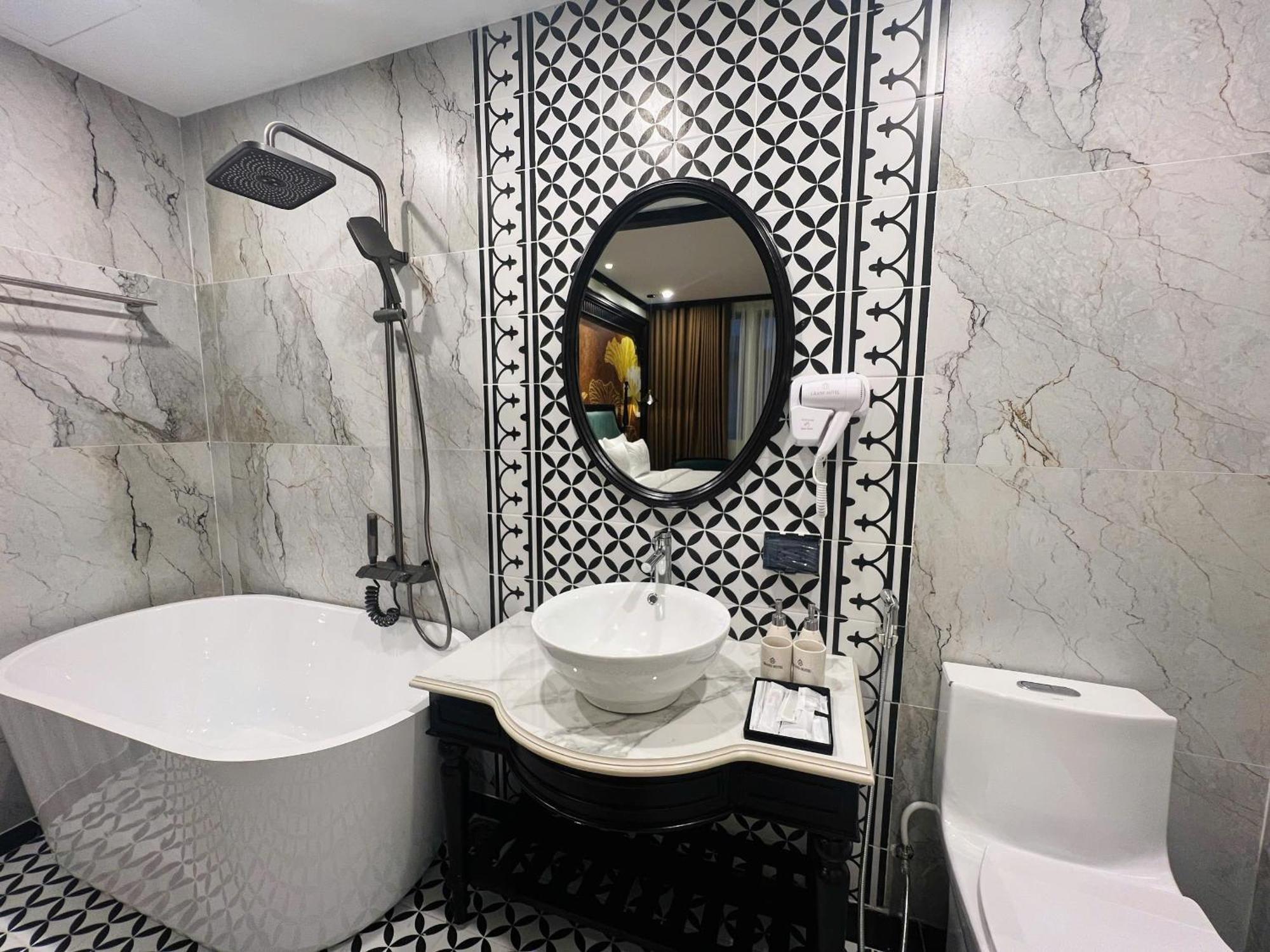 Khách sạn Grand Trinh Bo